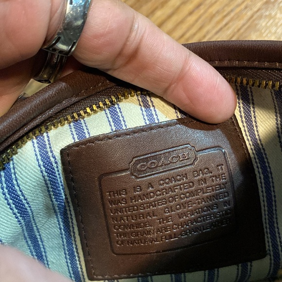 Coach pouch brown leather lined on the inside no serial number vintage scratches - Picture 9 of 10